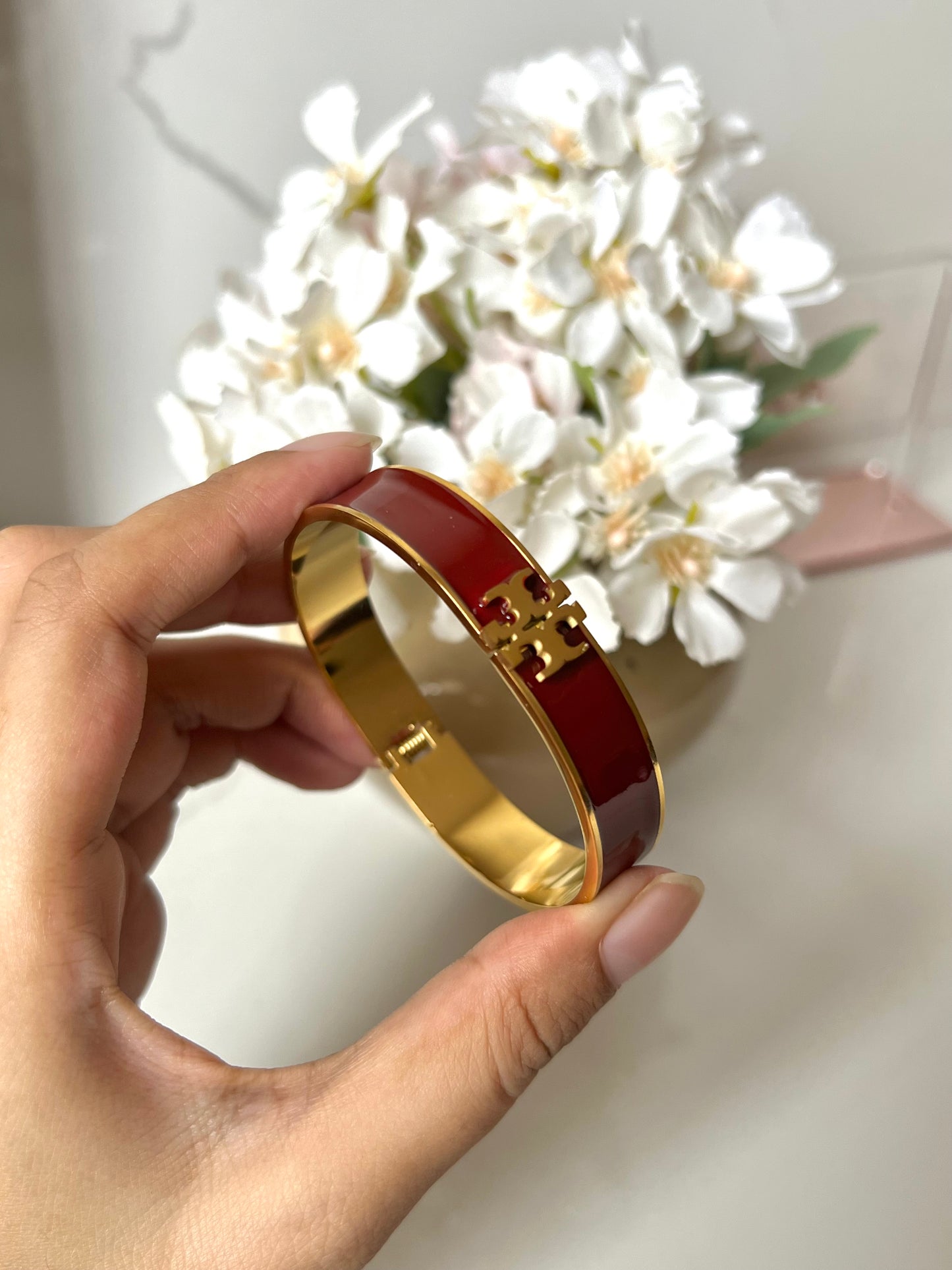 Gold plated bracelet in stainless steel